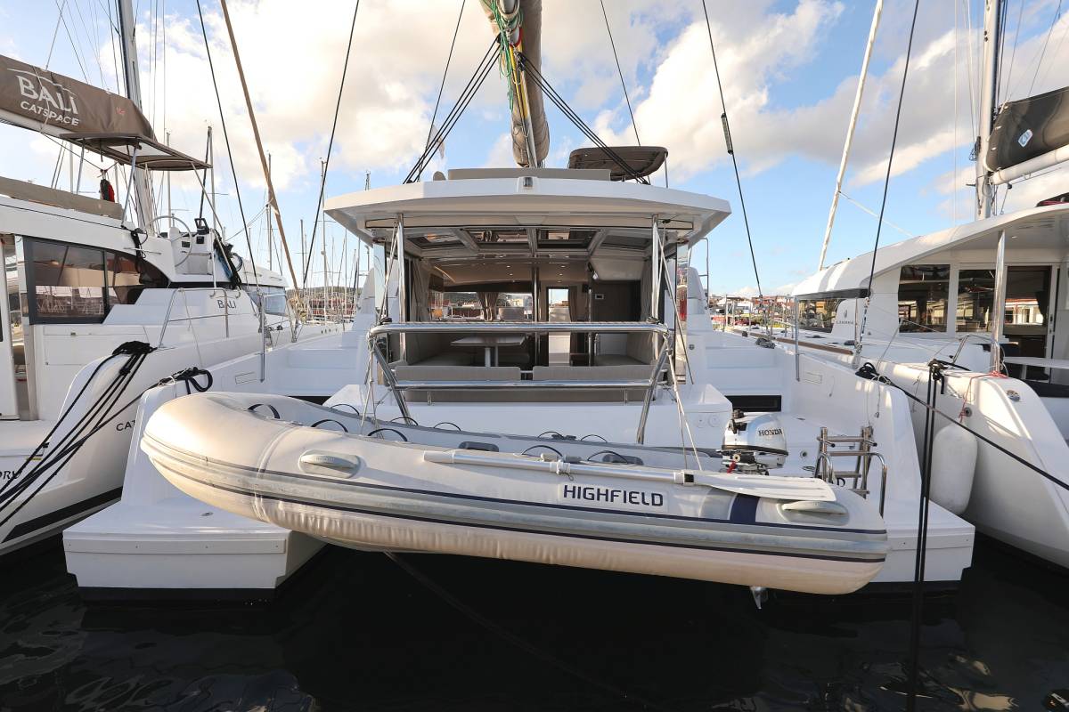 Bali 4.2 Aurora | Yacht Charter Croatia