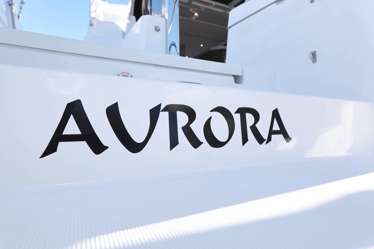 Bali 4.2, Aurora | Yacht Charter Croatia