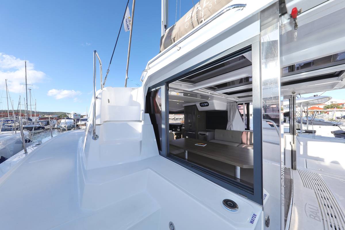Bali 4.2, Aurora | Yacht Charter Croatia