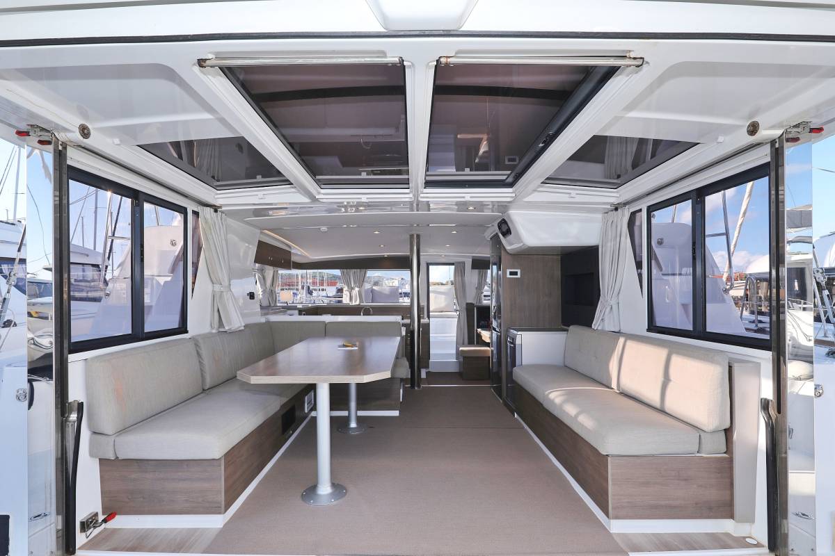 Bali 4.2, Aurora | Yacht Charter Croatia