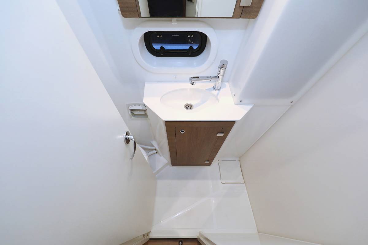 Bali 4.2, Aurora | Yacht Charter Croatia
