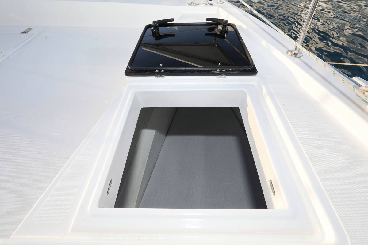 Bali 4.2, Aurora | Yacht Charter Croatia