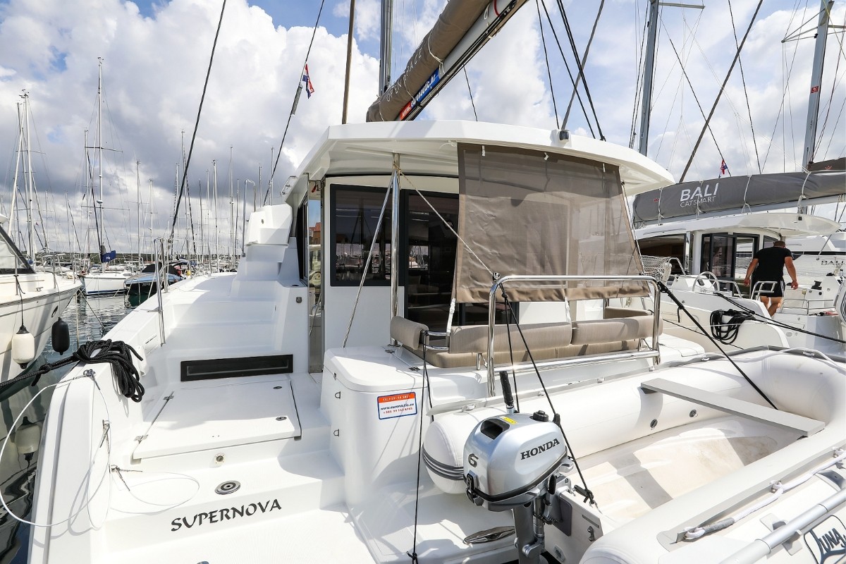 Bali 4.2, Supernova | Yacht Charter Croatia