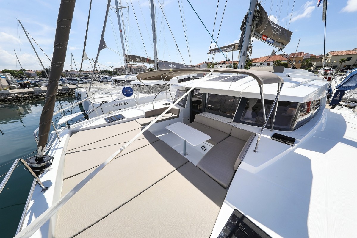 Bali 4.2, Supernova | Yacht Charter Croatia
