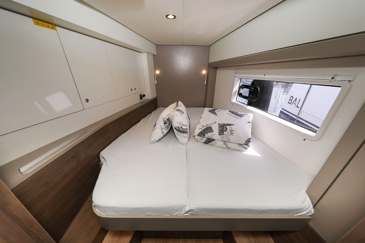 Bali 4.2, Supernova | Yacht Charter Croatia