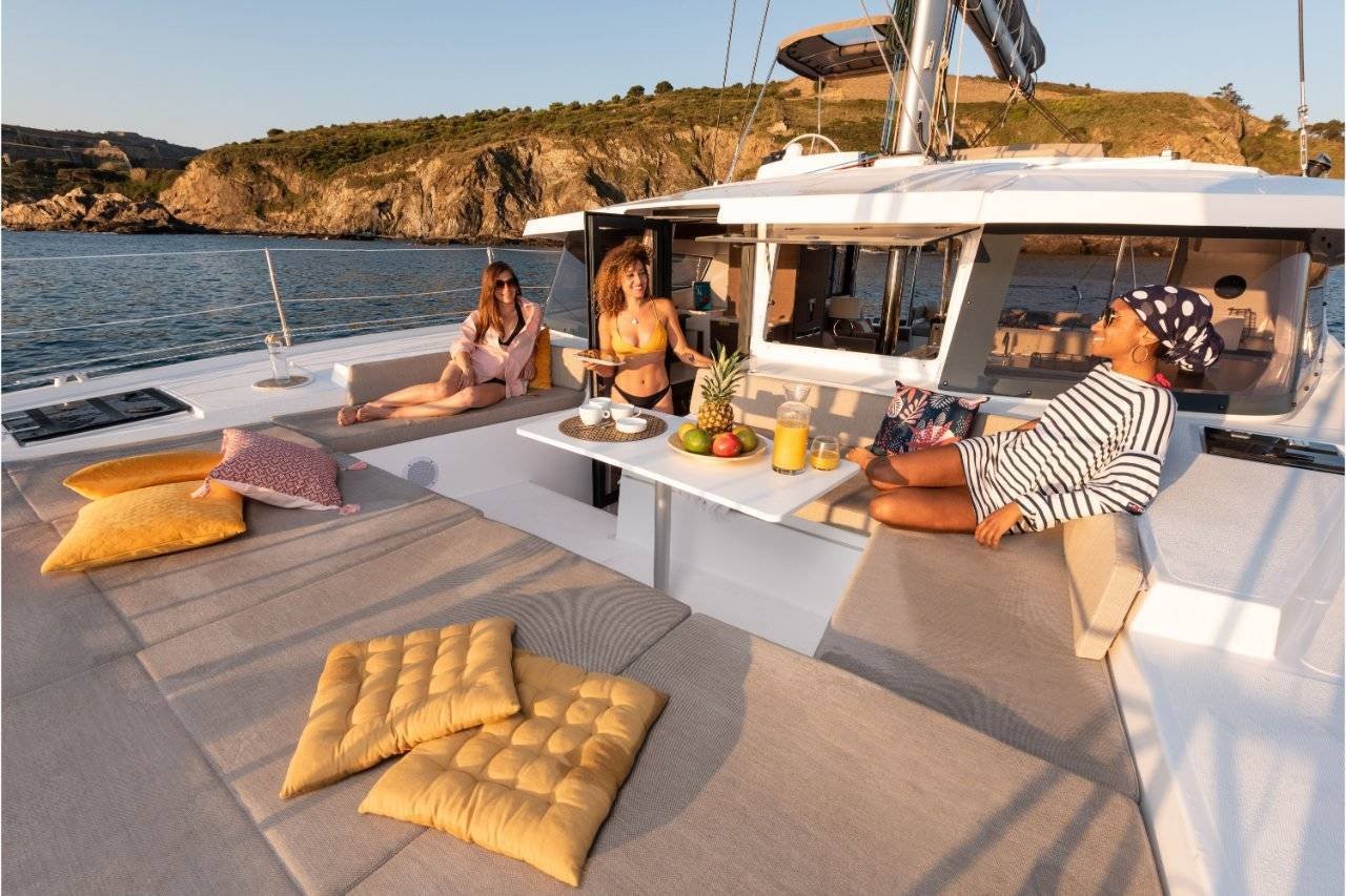 Bali 4.2, Gaming King | Yacht Charter Croatia