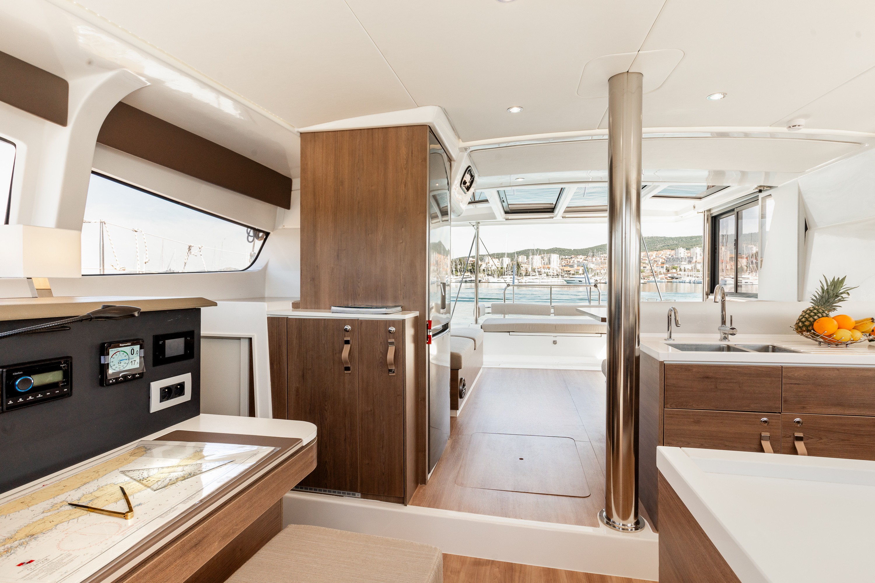 Bali 4.2, Gaming King | Yacht Charter Croatia