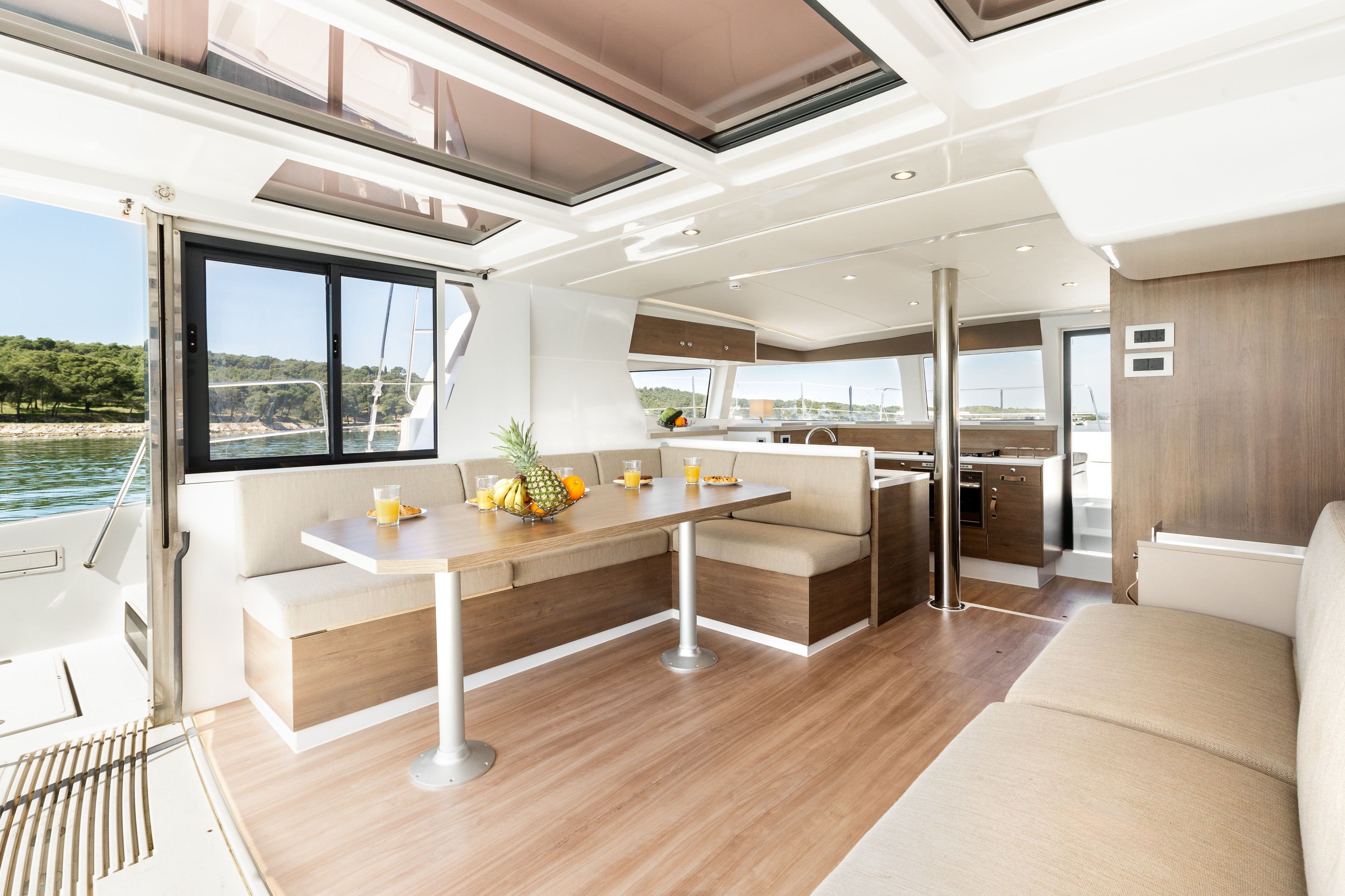 Bali 4.2, Gaming King | Yacht Charter Croatia