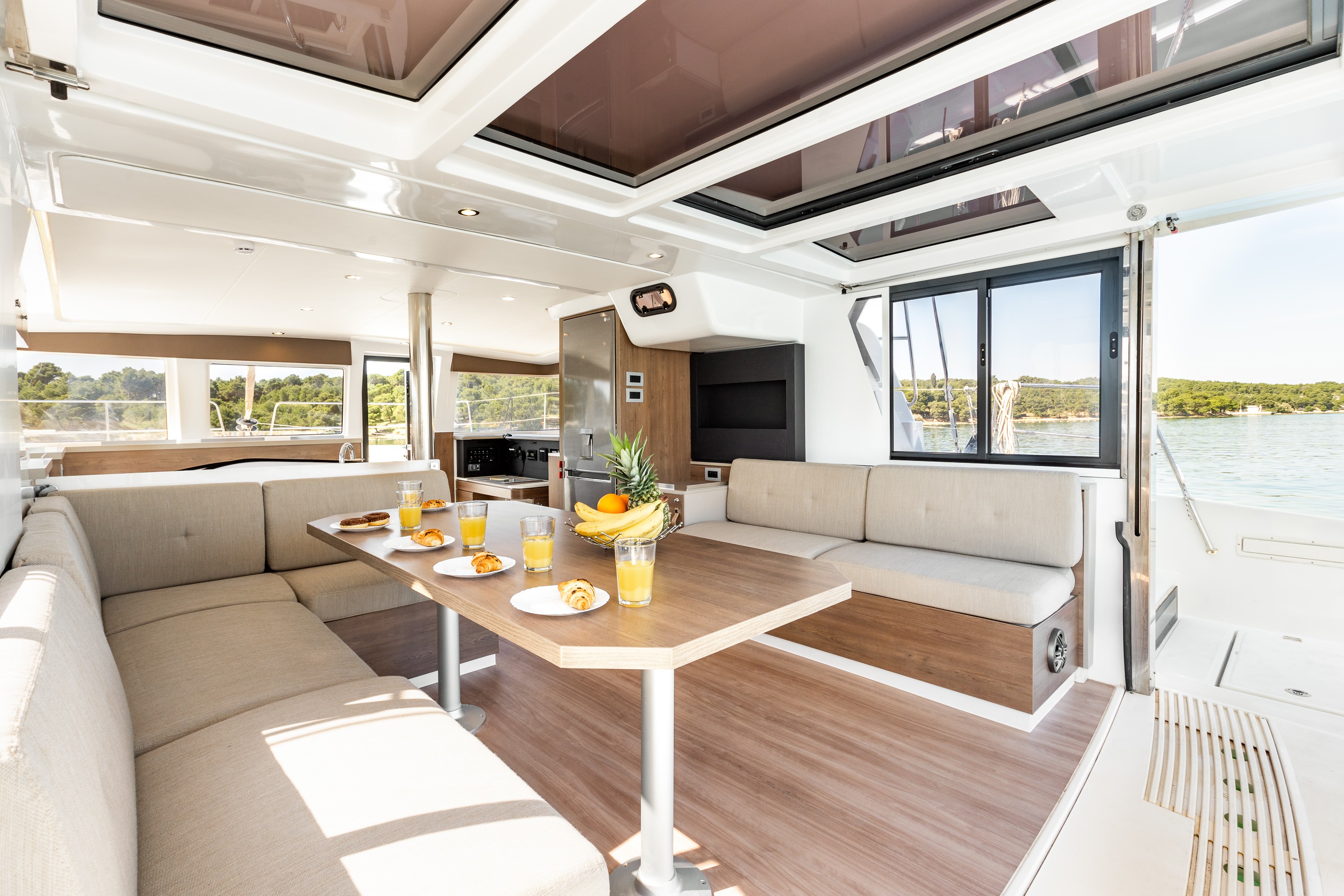 Bali 4.2, Gaming King | Yacht Charter Croatia