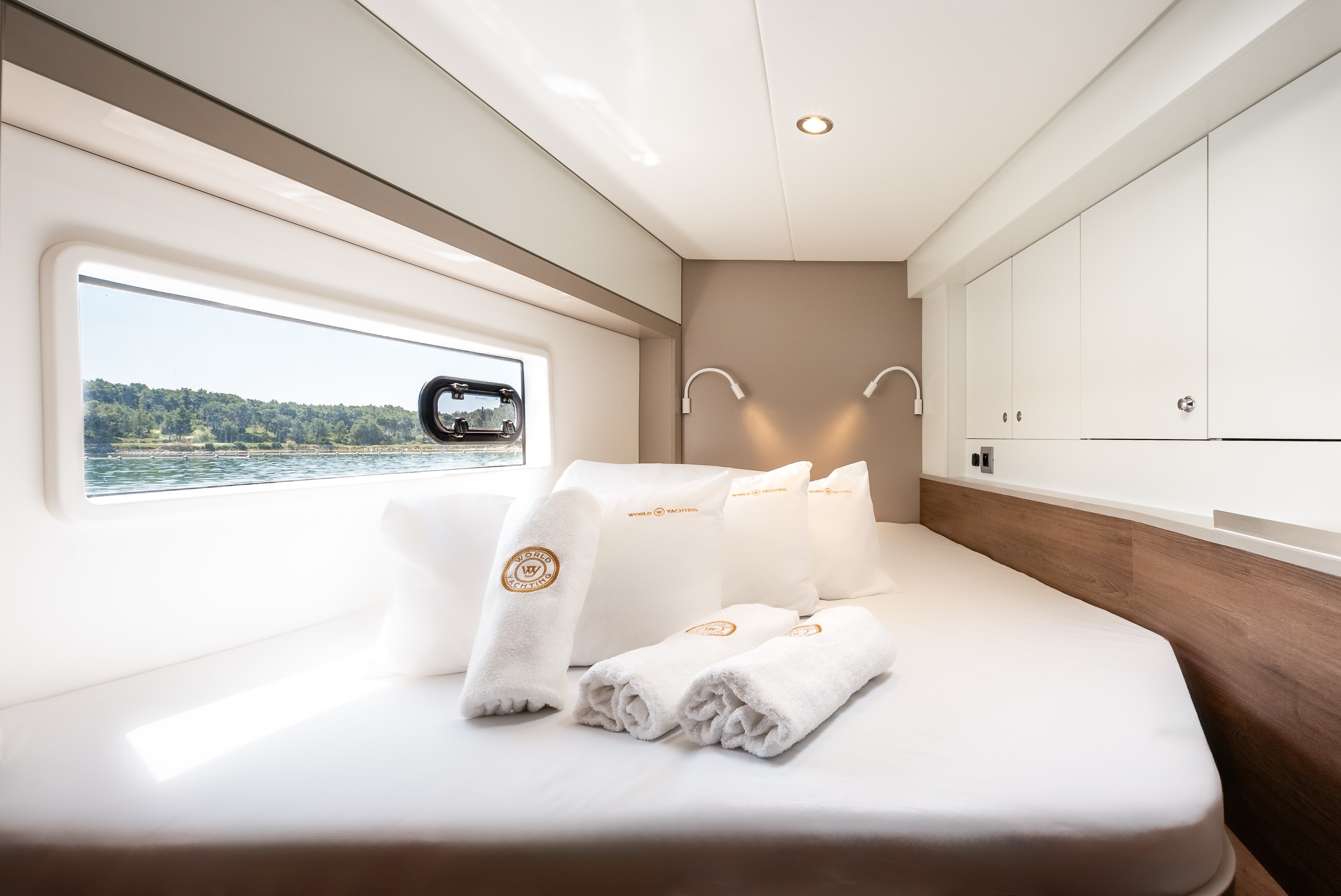 Bali 4.2, Gaming King | Yacht Charter Croatia