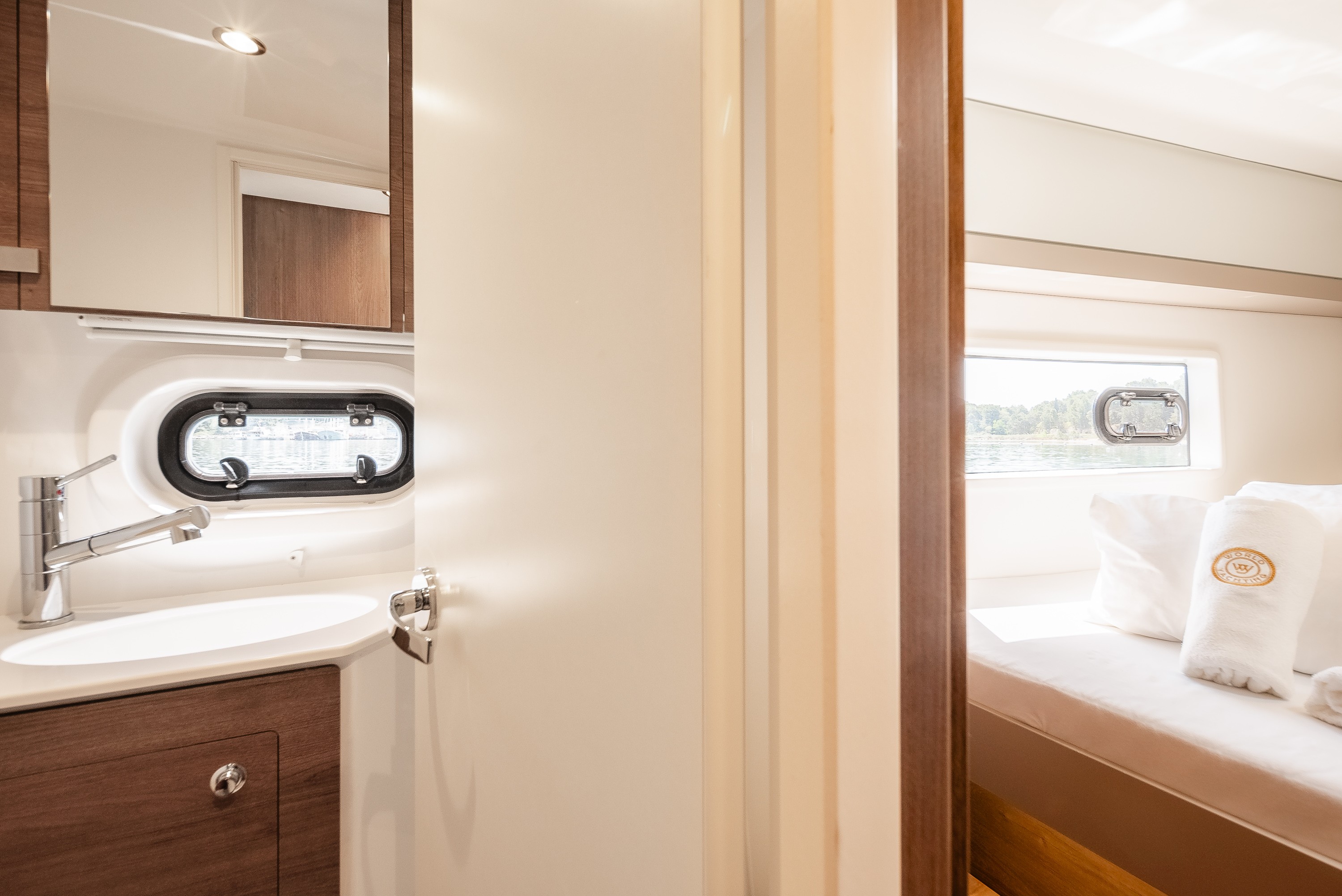 Bali 4.2, Gaming King | Yacht Charter Croatia