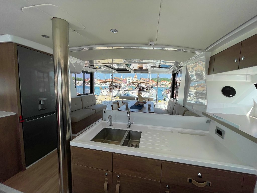 Bali 4.2, Sail and Adventure | Noleggio di Yacht Croazia