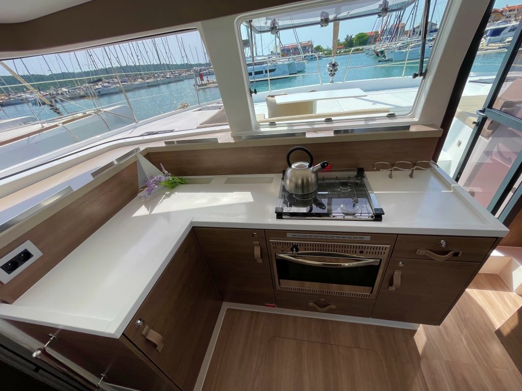 Bali 4.2, Sail and Adventure | Noleggio di Yacht Croazia