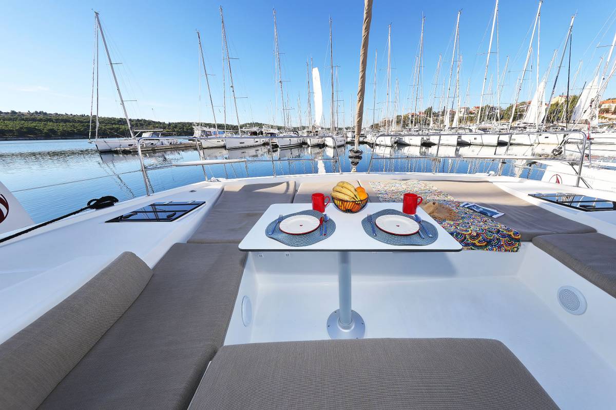 Bali 4.2, Agma | Yacht Charter Croatia