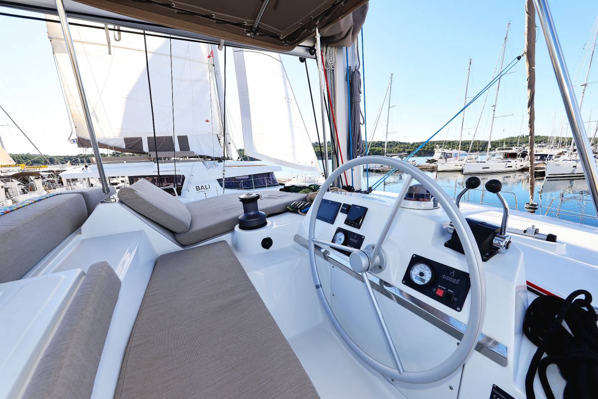 Bali 4.2, Agma | Yacht Charter Croatia