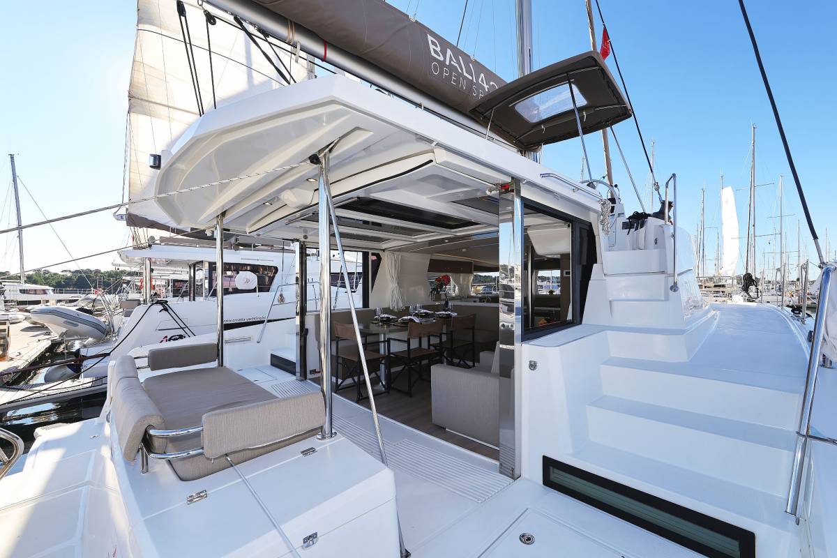 Bali 4.2, Agma | Yacht Charter Croatia