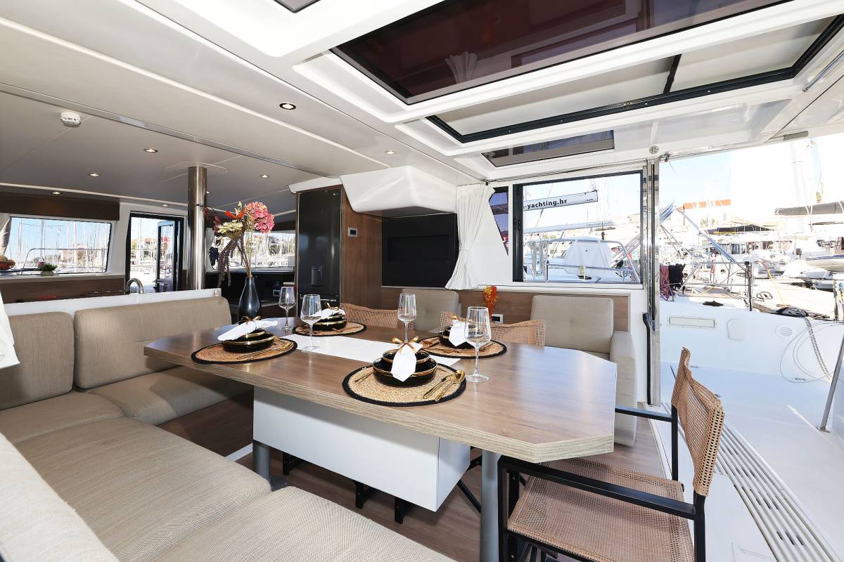Bali 4.2, Agma | Yacht Charter Croatia