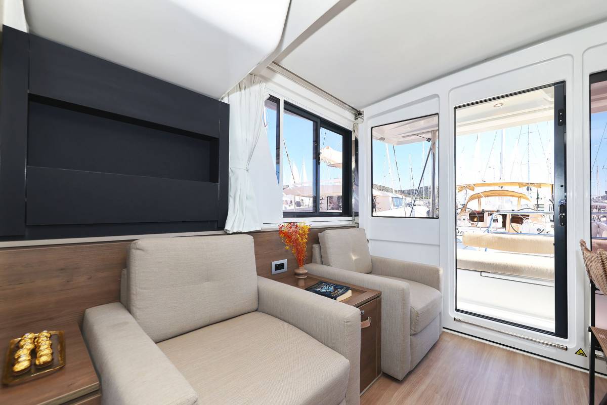 Bali 4.2, Agma | Yacht Charter Croatia