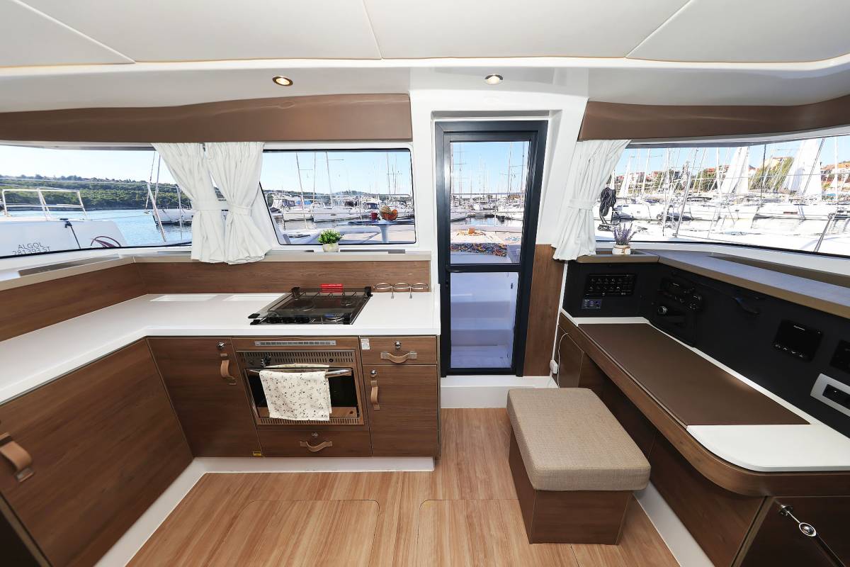 Bali 4.2, Agma | Yacht Charter Croatia