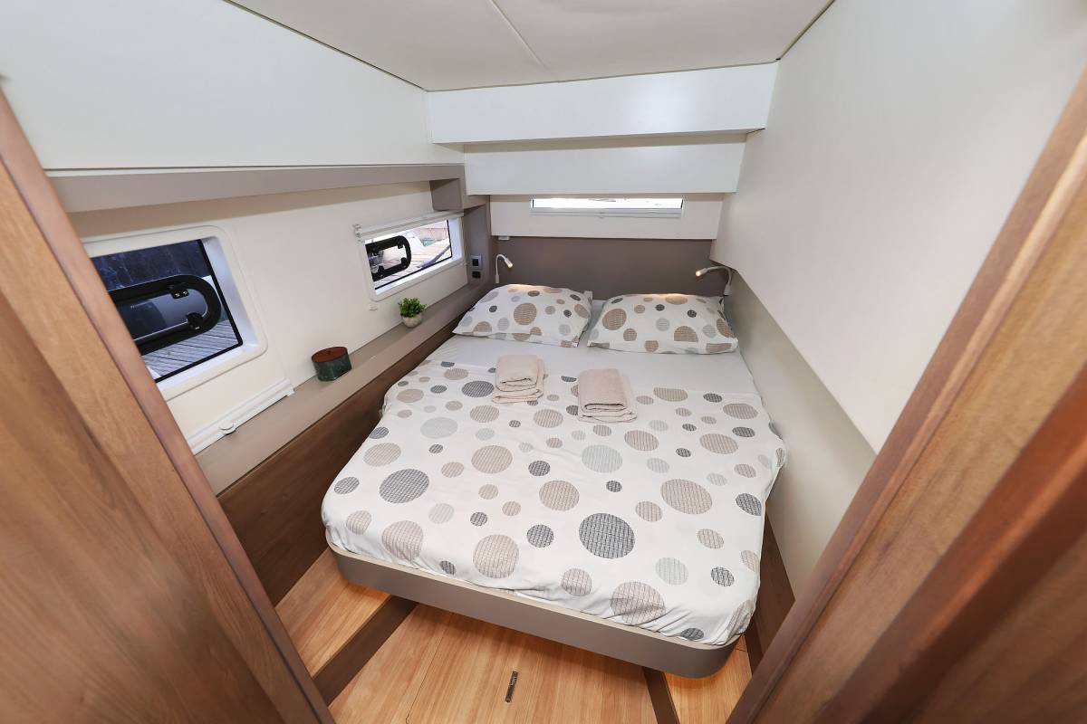 Bali 4.2, Agma | Yacht Charter Croatia