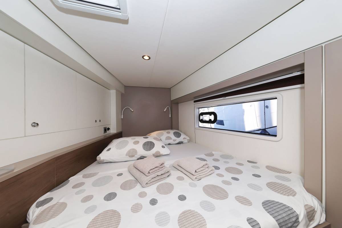 Bali 4.2, Agma | Yacht Charter Croatia