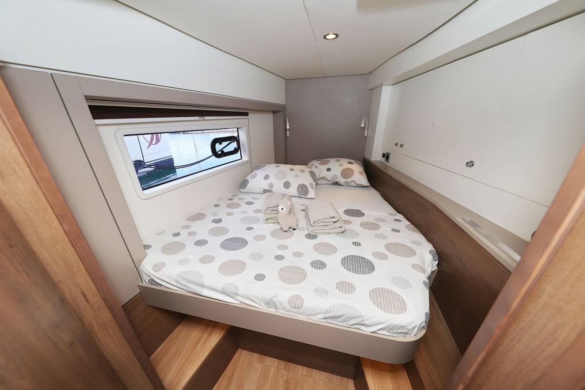 Bali 4.2, Agma | Yacht Charter Croatia