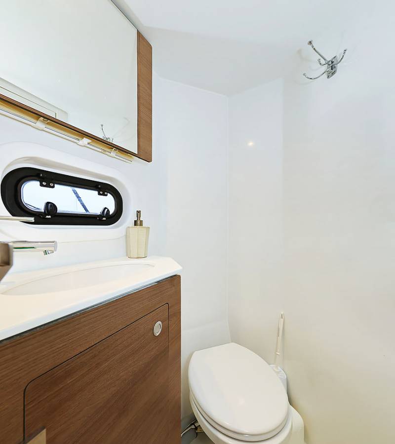 Bali 4.2, Agma | Yacht Charter Croatia
