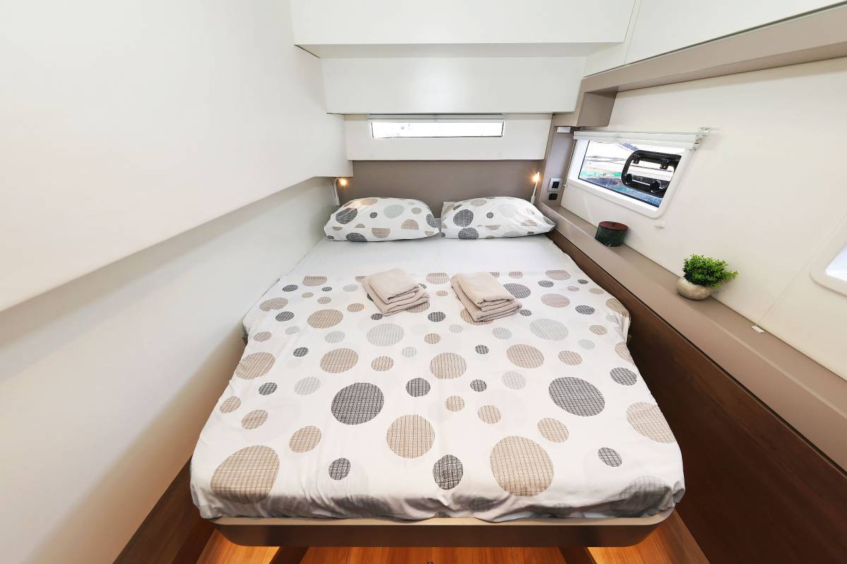 Bali 4.2, Agma | Yacht Charter Croatia