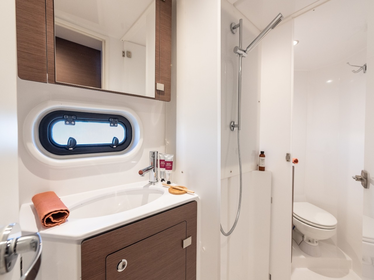 Bali 4.2, Agma | Yacht Charter Croatia