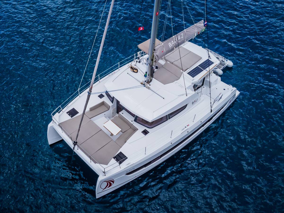 Bali 4.2, Au Soleil | Yacht Charter Croatia