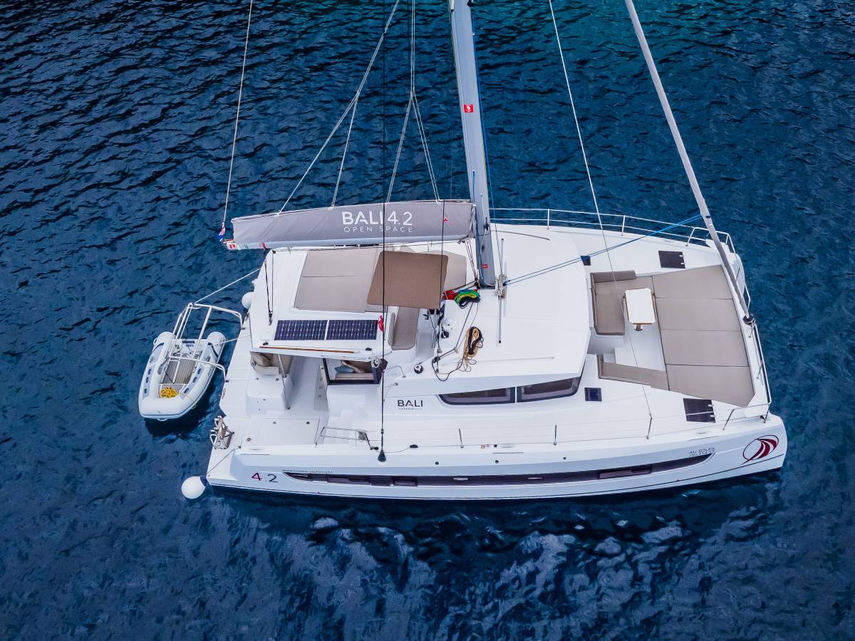 Bali 4.2, Au Soleil | Yacht Charter Croatia