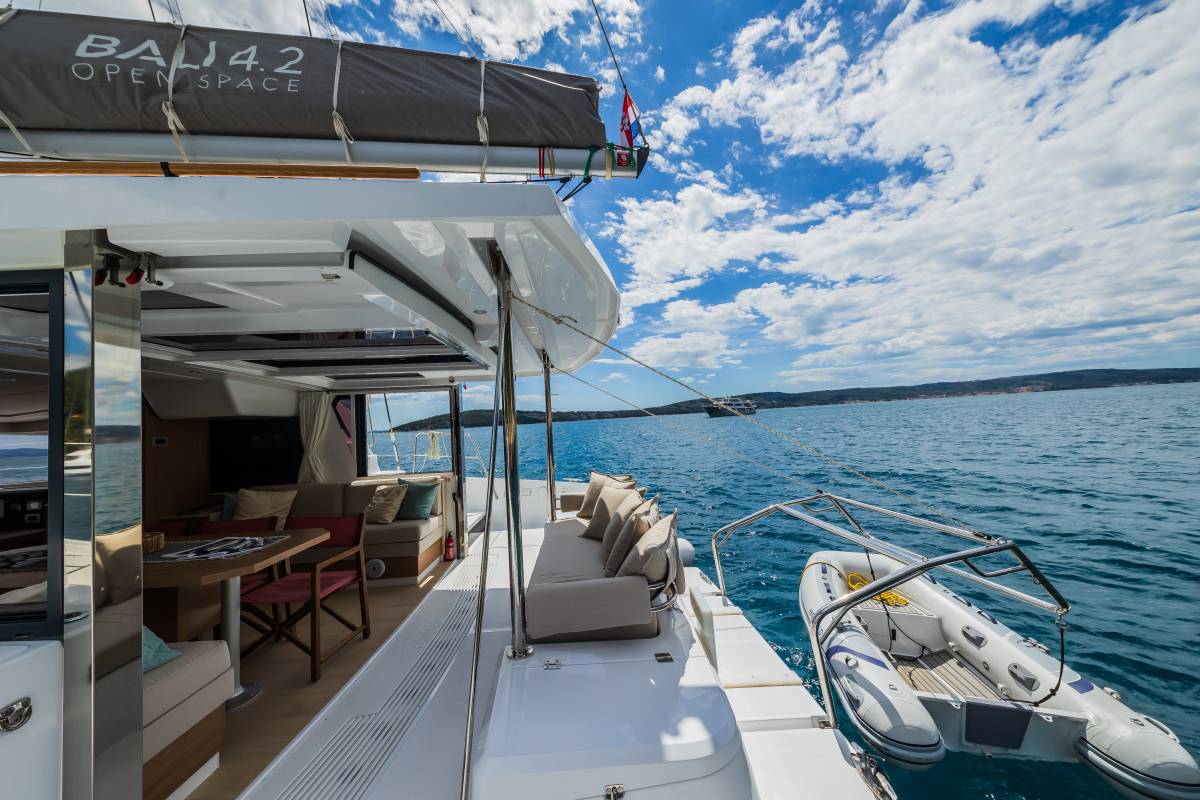 Bali 4.2, Au Soleil | Yacht Charter Croatia