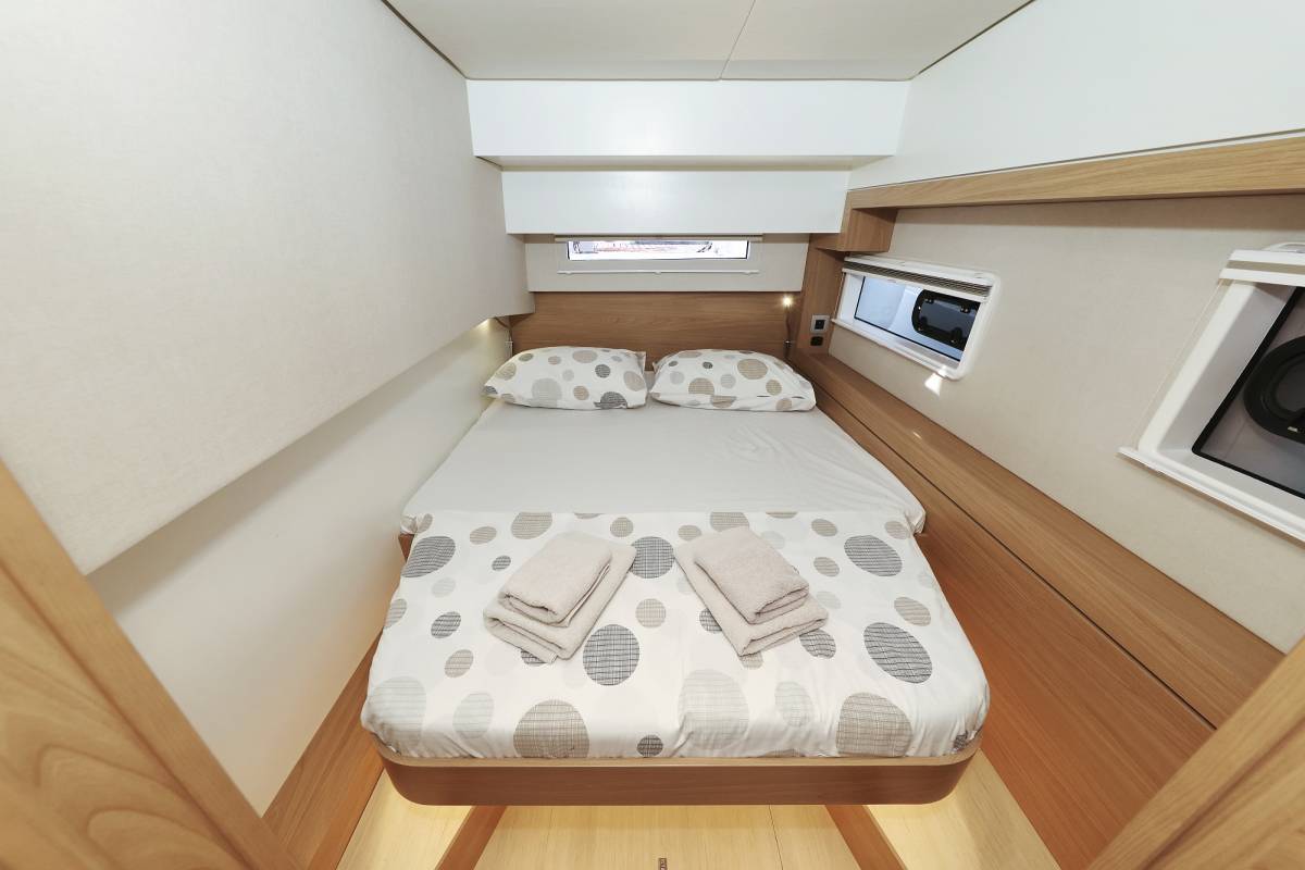 Bali 4.2, Au Soleil | Yacht Charter Croatia