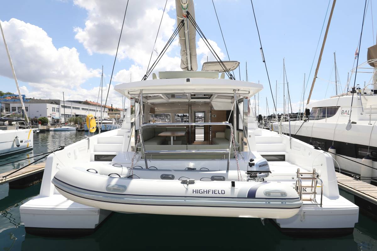 Bali 4.2, Mademoiselle | Yacht Charter Croatia