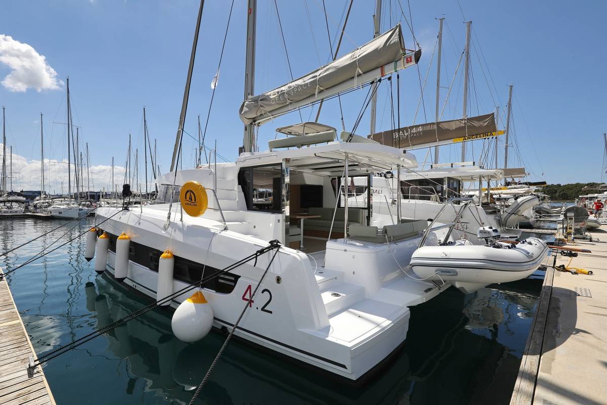 Bali 4.2, Mademoiselle | Yacht Charter Croatia