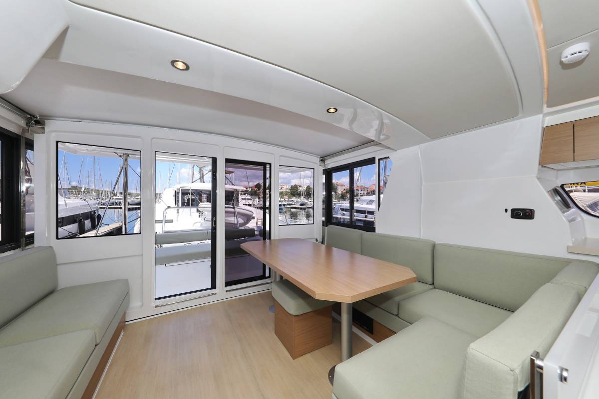 Bali 4.2, Mademoiselle | Yacht Charter Croatia