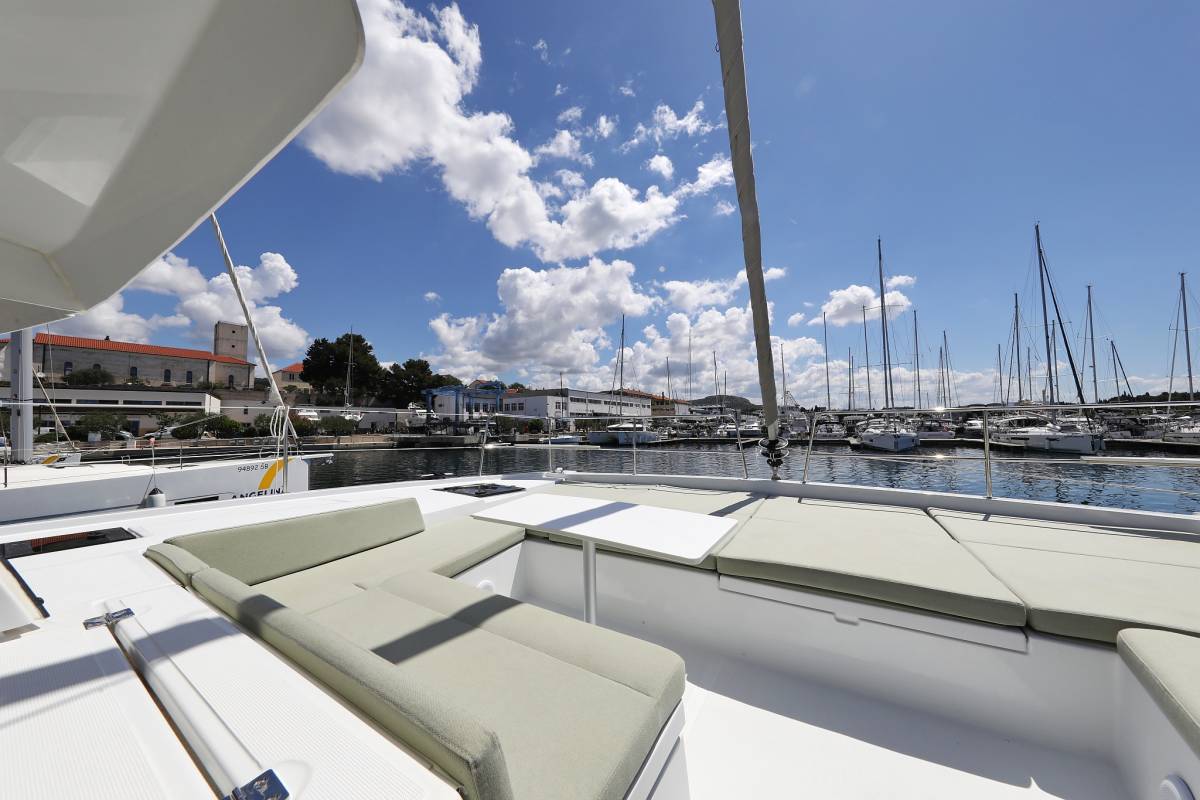 Bali 4.2, Mademoiselle | Yacht Charter Croatia