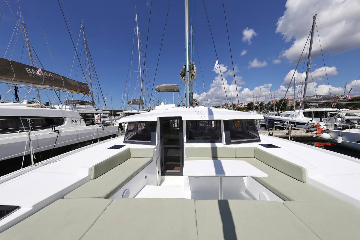 Bali 4.2, Mademoiselle | Yacht Charter Croatia