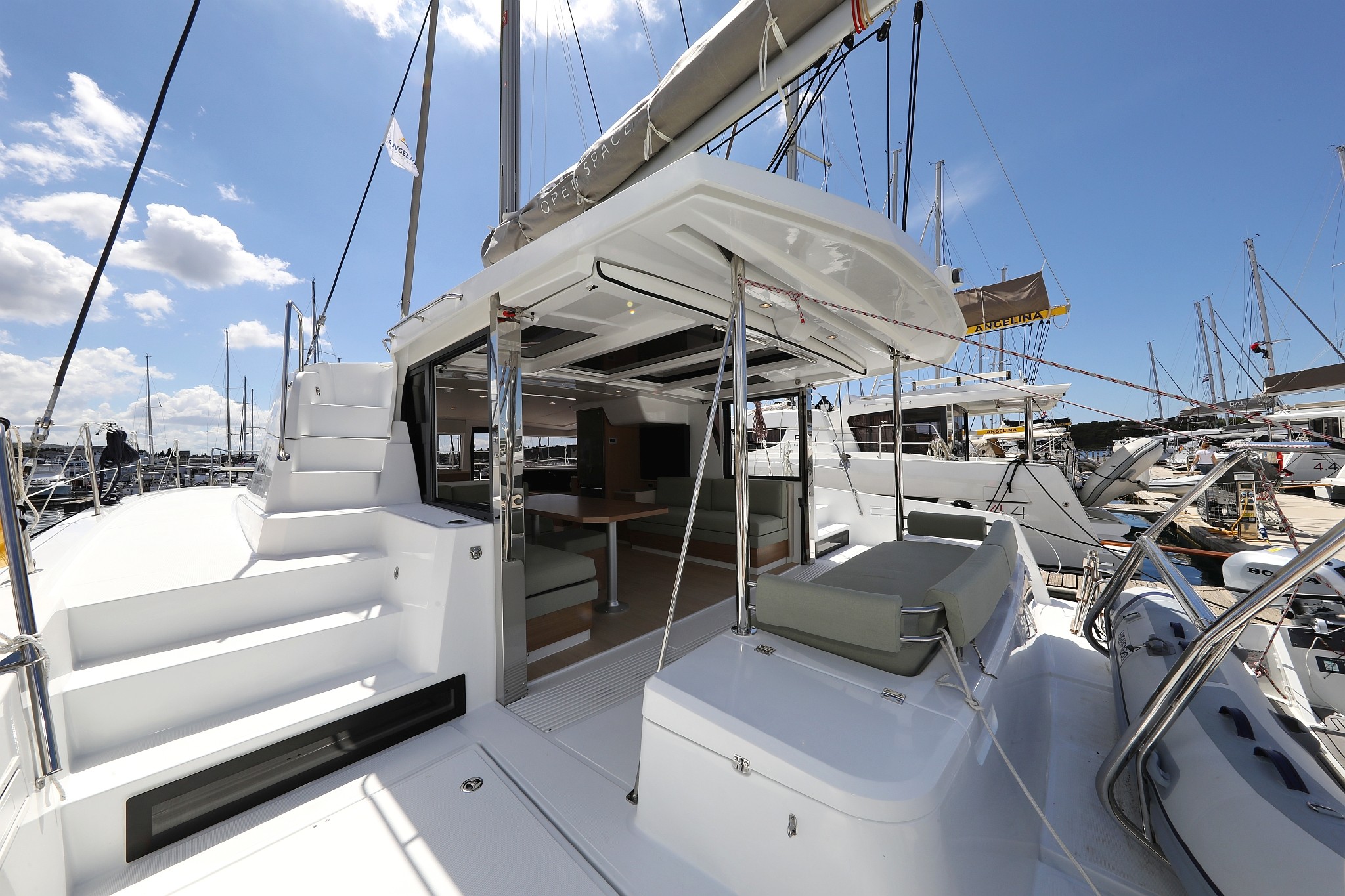 Bali 4.2, Kamla | Yacht Charter Croatia