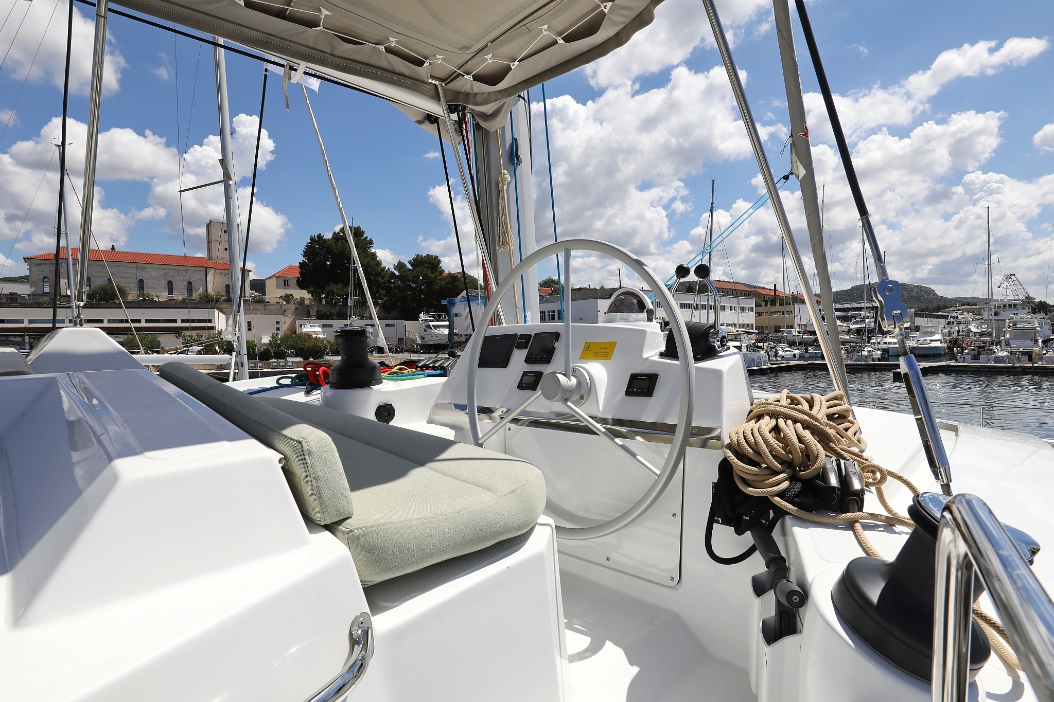 Bali 4.2, Kamla | Yacht Charter Croatia