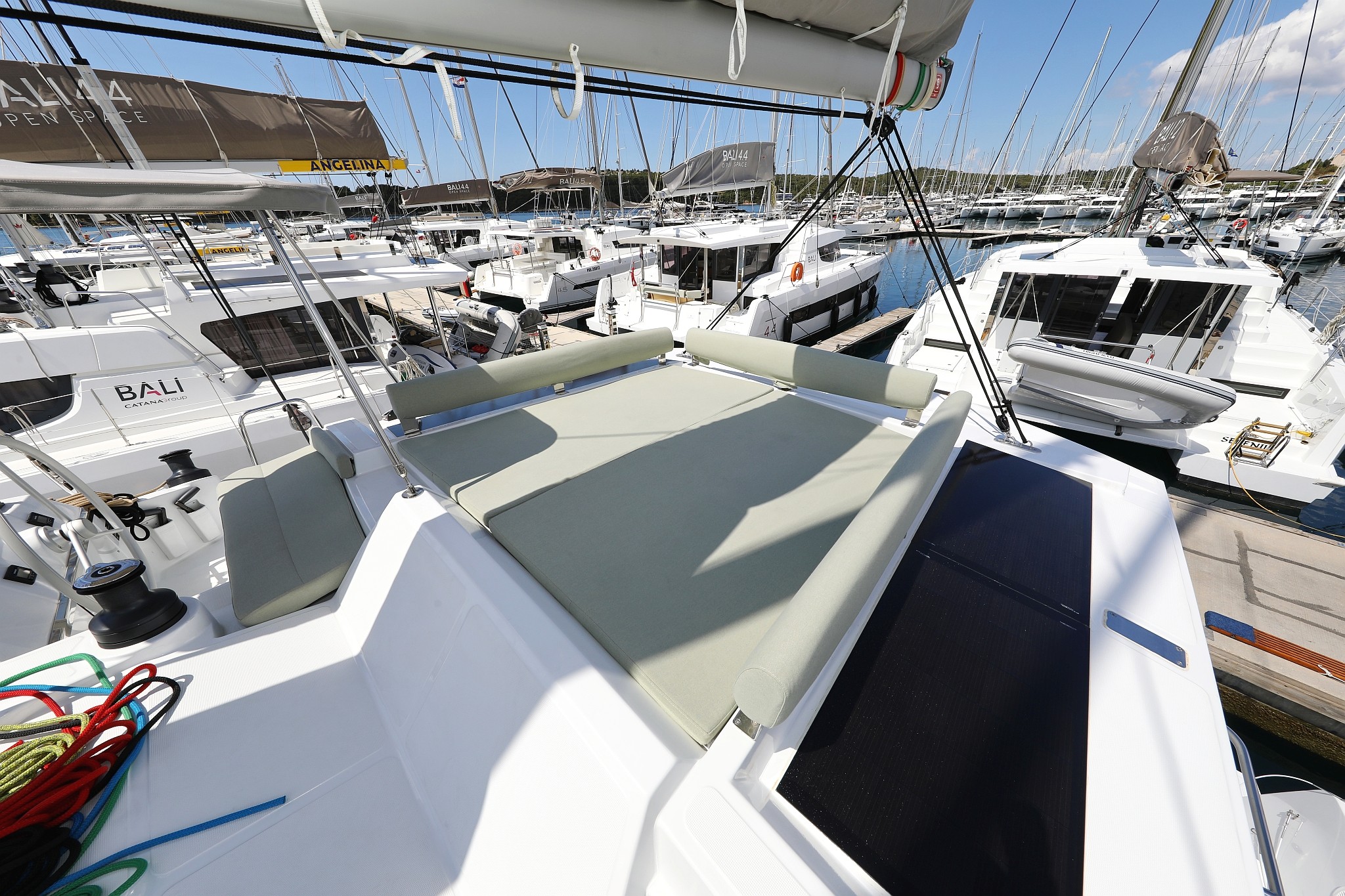 Bali 4.2, Kamla | Yacht Charter Croatia