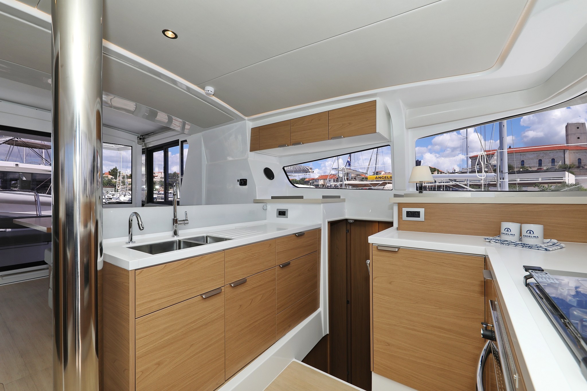 Bali 4.2, Kamla | Yacht Charter Croatia