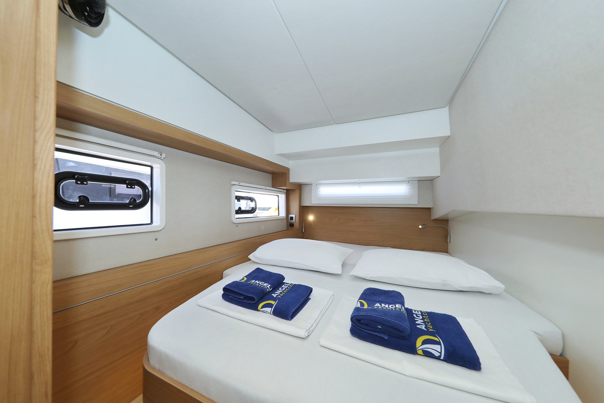 Bali 4.2, Kamla | Yacht Charter Croatia