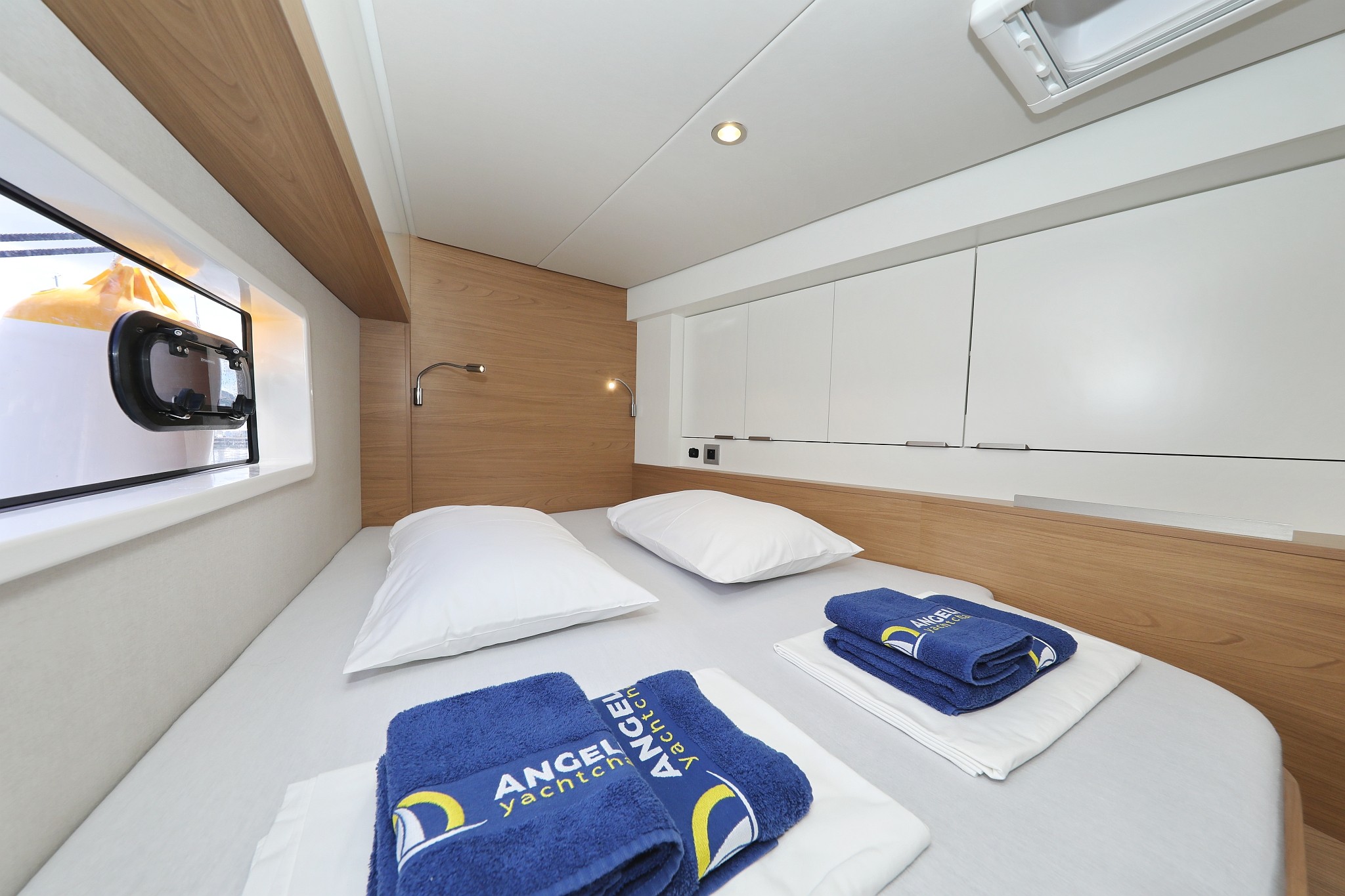 Bali 4.2, Kamla | Yacht Charter Croatia
