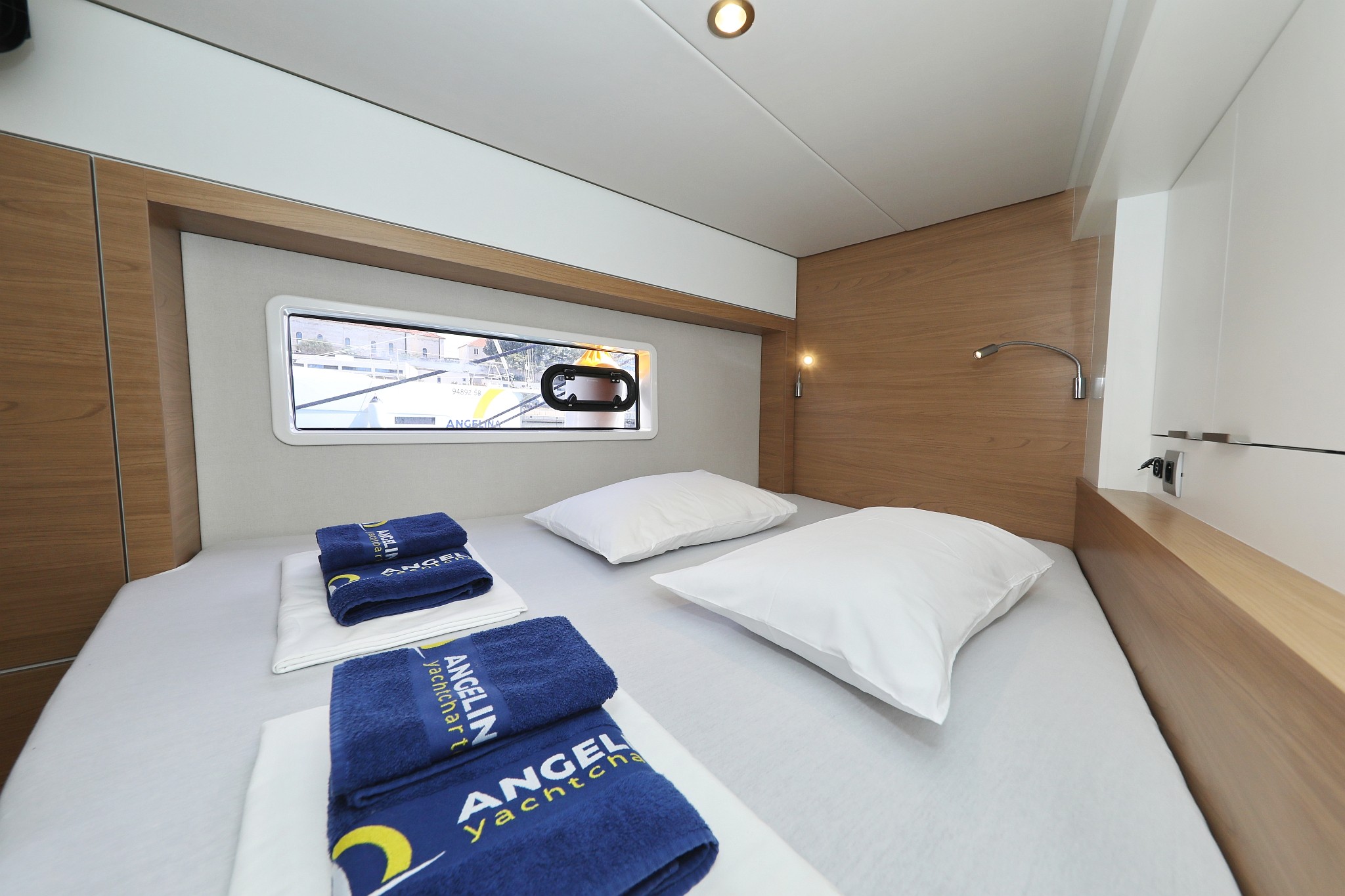 Bali 4.2, Kamla | Yacht Charter Croatia