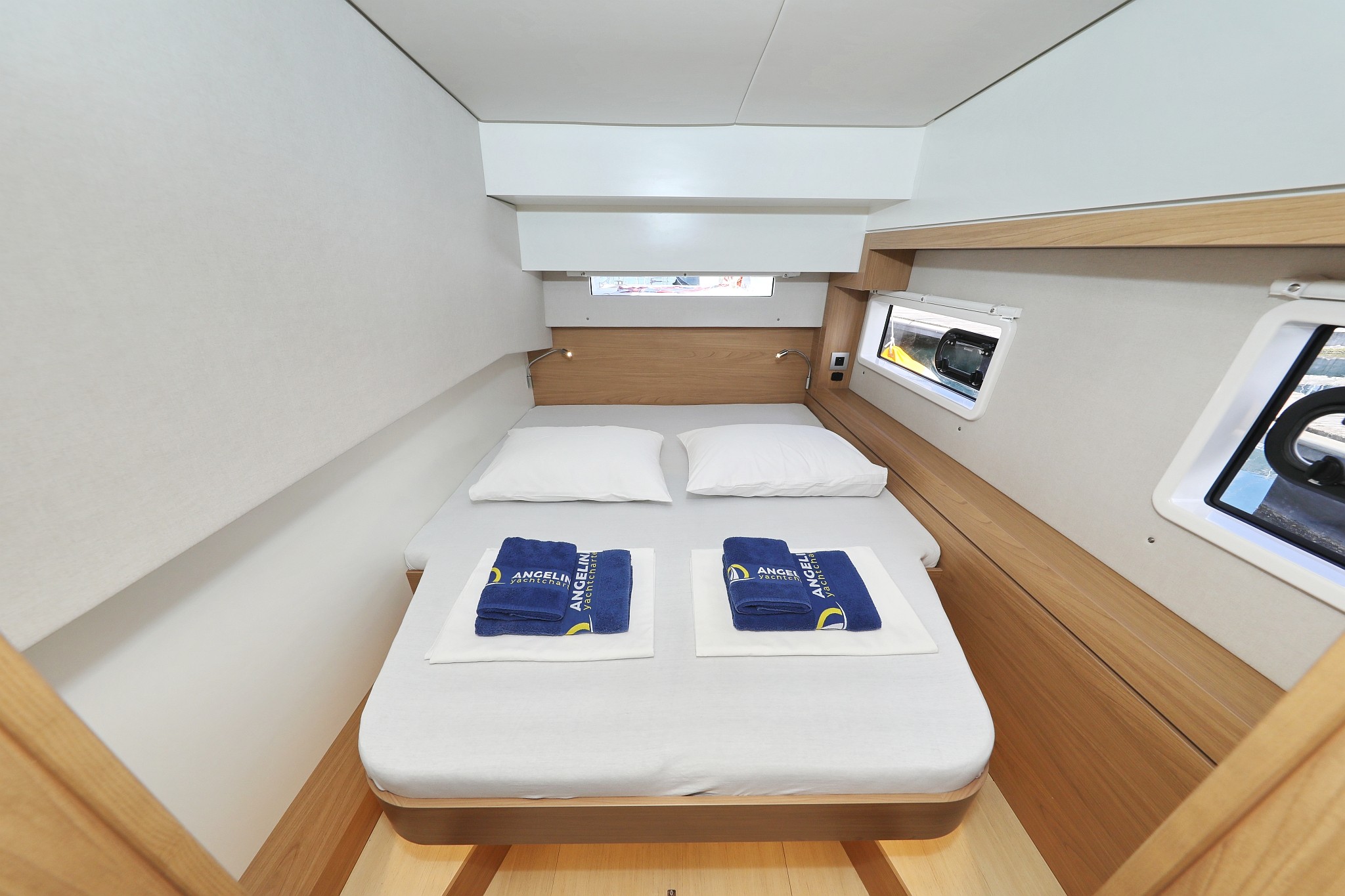 Bali 4.2, Kamla | Yacht Charter Croatia