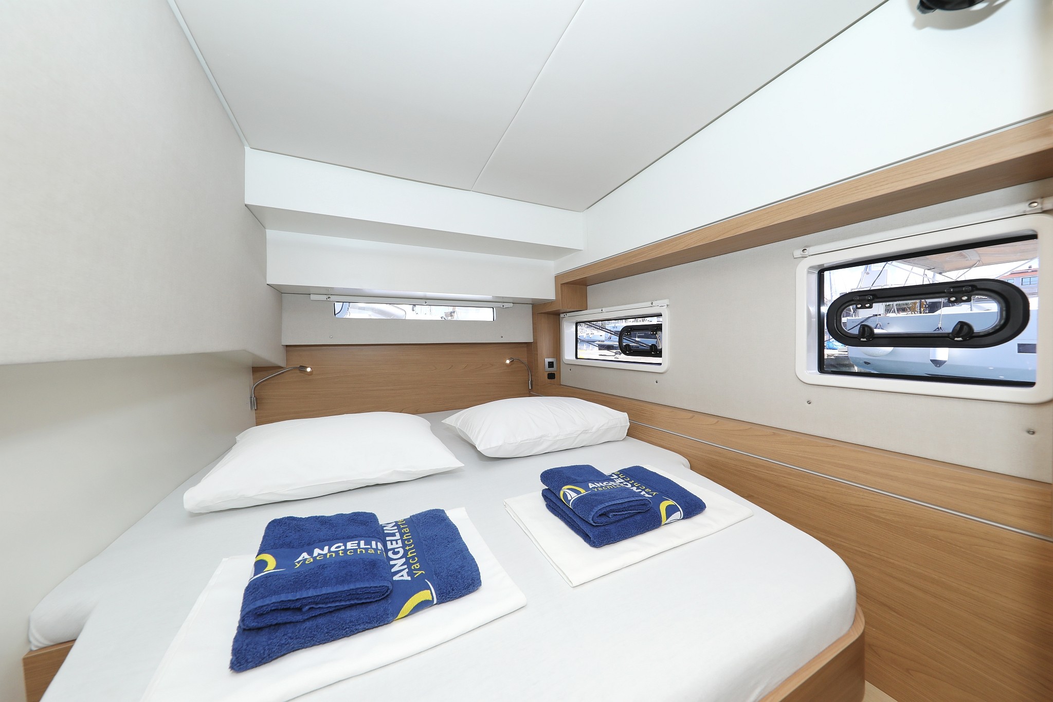 Bali 4.2, Kamla | Yacht Charter Croatia
