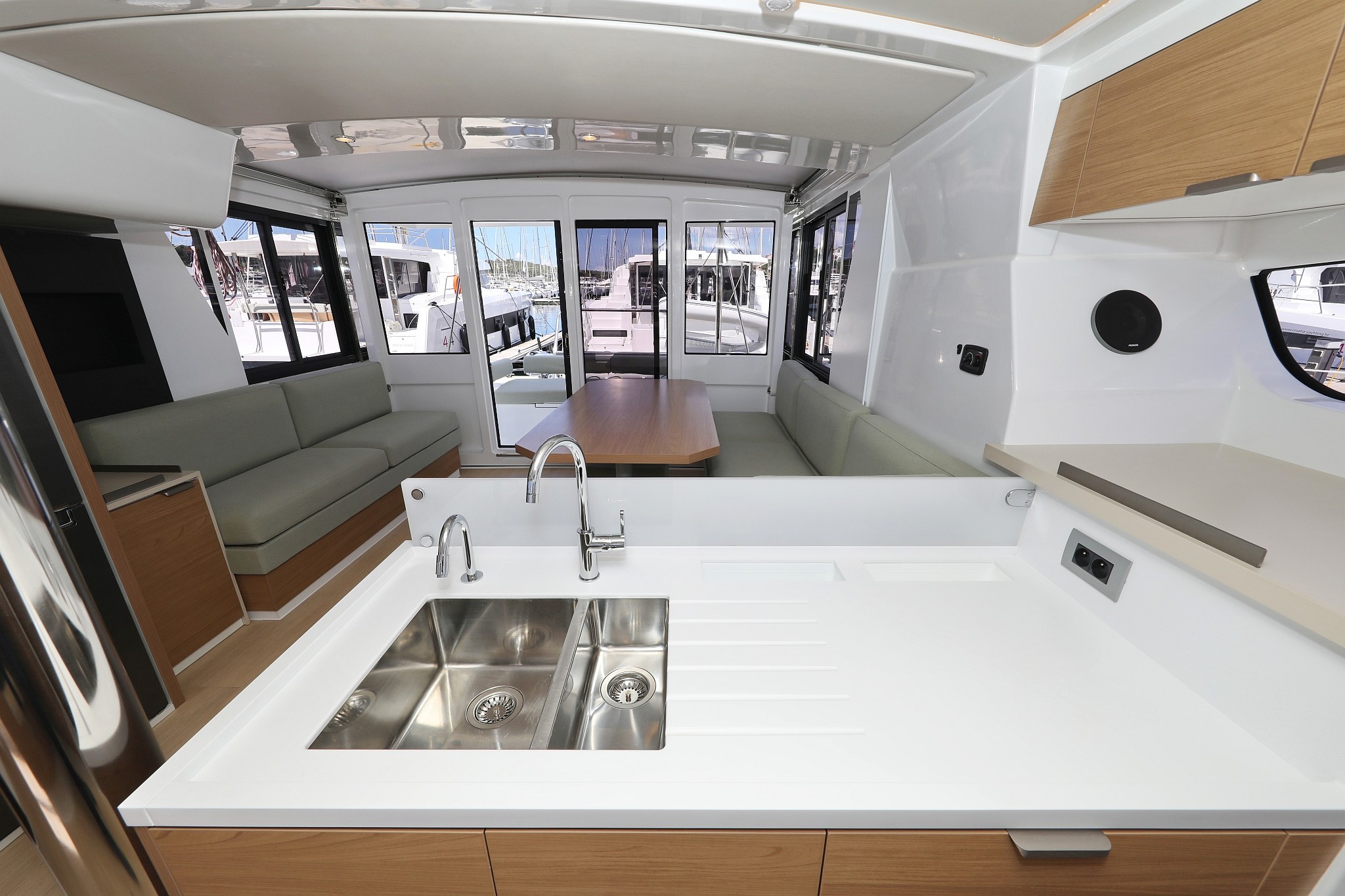 Bali 4.2, Kamla | Yacht Charter Croatia