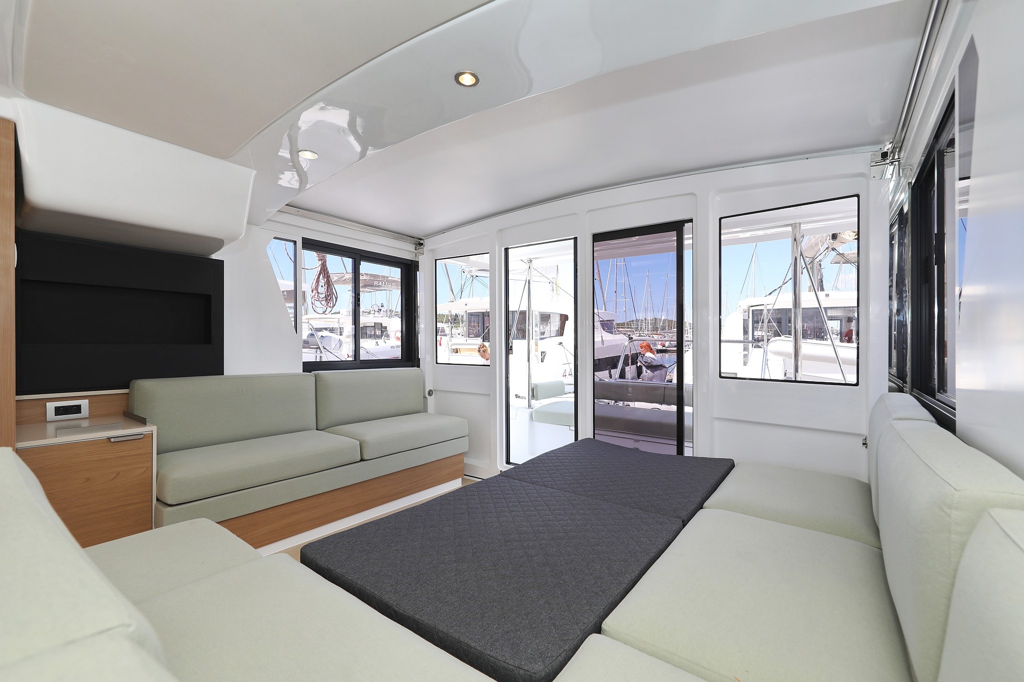 Bali 4.2, Kamla | Yacht Charter Croatia