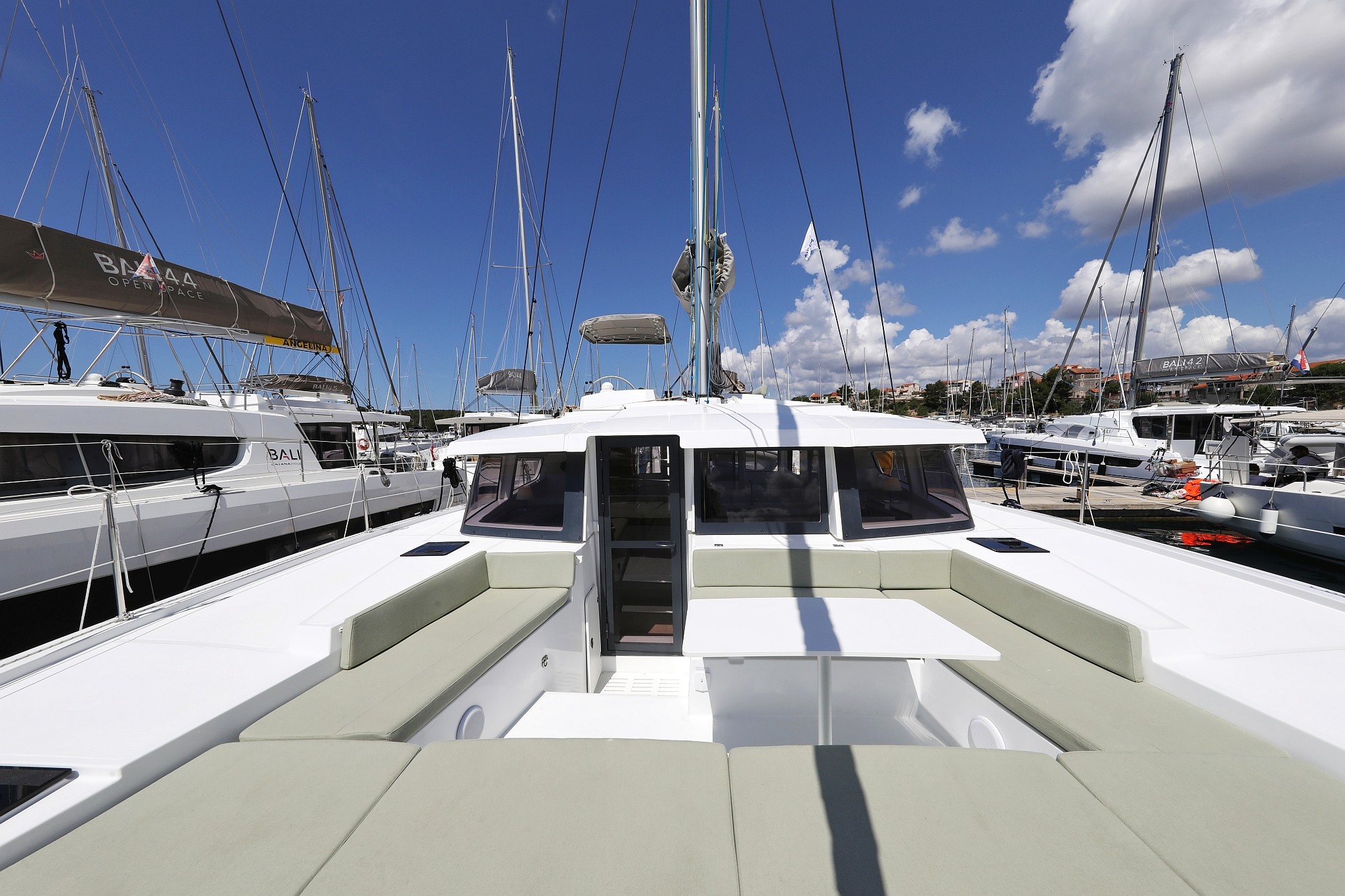 Bali 4.2, Kamla | Yacht Charter Croatia